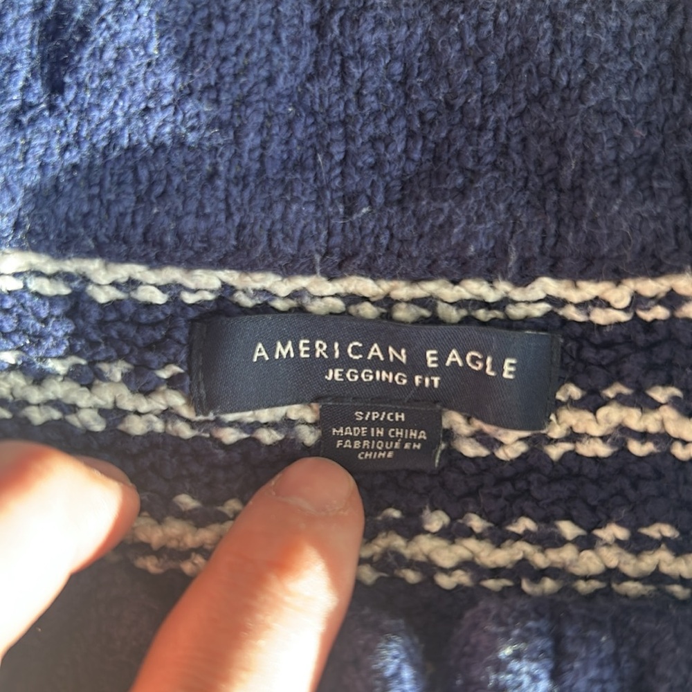 American Eagle Sweater - Picture 4 of 6